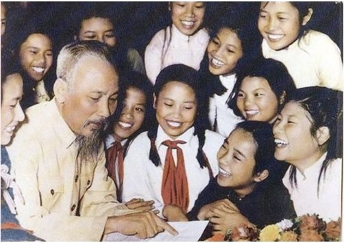 Trường TH Phan Chu Trinh kỉ niệm 53 năm ngày Bác Hồ gửi bức thư  cuối cùng cho ngành Giáo dục (15/10/1968 - 15/10/2021)