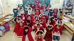 Giáng sinh ấm áp yêu thương của trò nhỏ Phan Chu Trinh