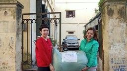 “ Tết ấm yêu thương - Cùng bạn nhỏ đến trường”