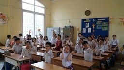 Cô trò 4A " Cùng nhau vui khoẻ - An toàn chống dịch"