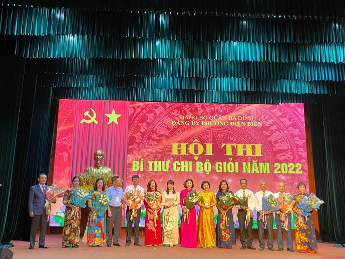 Chi bộ trường Tiểu học Phan Chu Trinh tham dự Hội thi Bí thư chi bộ giỏi phường Điện Biên năm 2022