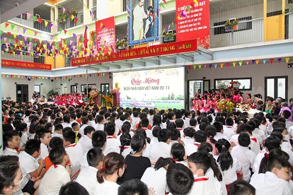 Trường Tiểu học Phan Chu Trinh long trọng tổ chức Lễ kỉ niệm 40 năm Ngày nhà giáo Việt Nam 20/11/1982 -20/11/2022