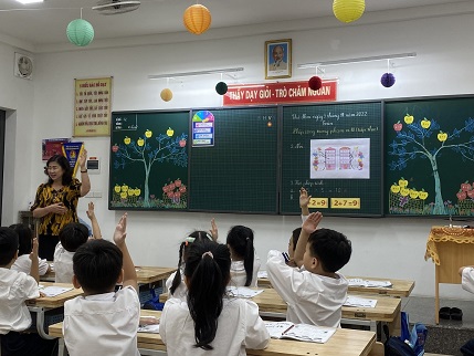 Hoạt  động giảng dạy của giáo viên Khối lớp 1 hưởng ứng thi đua chào mừng ngày Nhà giáo Việt Nam 20/11