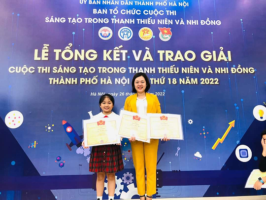 Học sinh TH Phan Chu Trinh vinh dự tham gia Lễ tổng kết và nhận giải tại cuộc thi "Sáng tạo  thanh thiếu niên, nhi đồng thành phố  Hà Nội" lần thứ 18 năm 2022