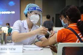 Chăm sóc và theo dõi trẻ khi tiêm chủng Vắc-xin phòng Covid-19