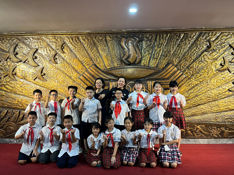Học sinh trường TH Phan Chu Trinh - Đại diện phường Điện Biên tham dự  “Đêm hội Trăng rằm” quận Ba Đình