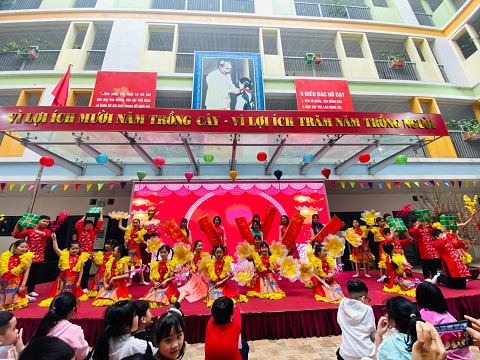 Trường TH Phan Chu Trinh tổ chức lễ Sơ kết học kì I năm học 2022-2023