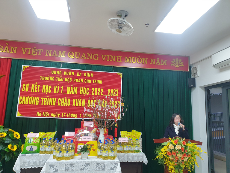Trường Tiểu học Phan Chu Trinh tổ chức Lễ sơ kết học kì I - Năm học 2022-2023 và Chương trình chào xuân Quý Mão 2023 trang trọng và ấm cúng trong Hội đồng nhà trường
