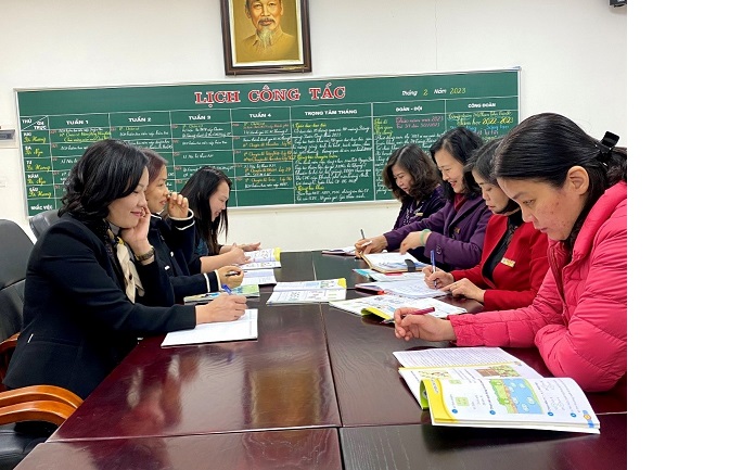 Ban giám hiệu nhà trường quan tâm bồi dưỡng chuyên môn khối lớp 2
