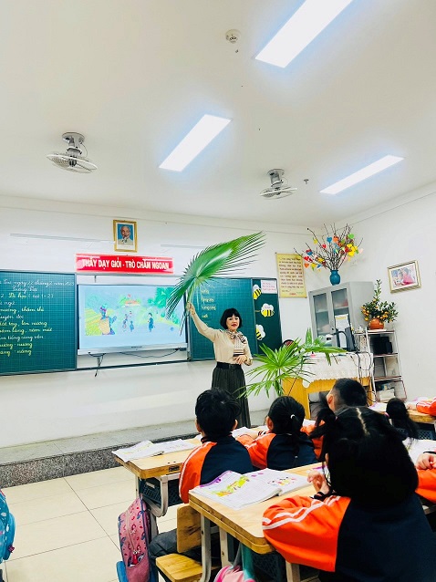 Học sinh lớp 1D say sưa với vẻ đẹp của núi rừng qua tiết dạy Chuyên đề Tiếng Việt  của cô giáo Hàn Thị Thúy Ngọc