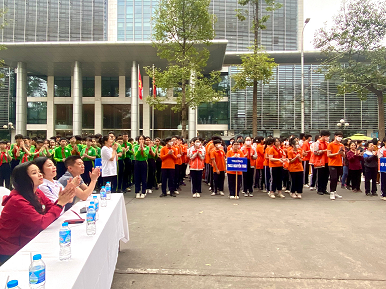 Trường TH Phan Chu trinh hưởng ứng Ngày chạy Olympic vì sức khỏe toàn dân năm 2023