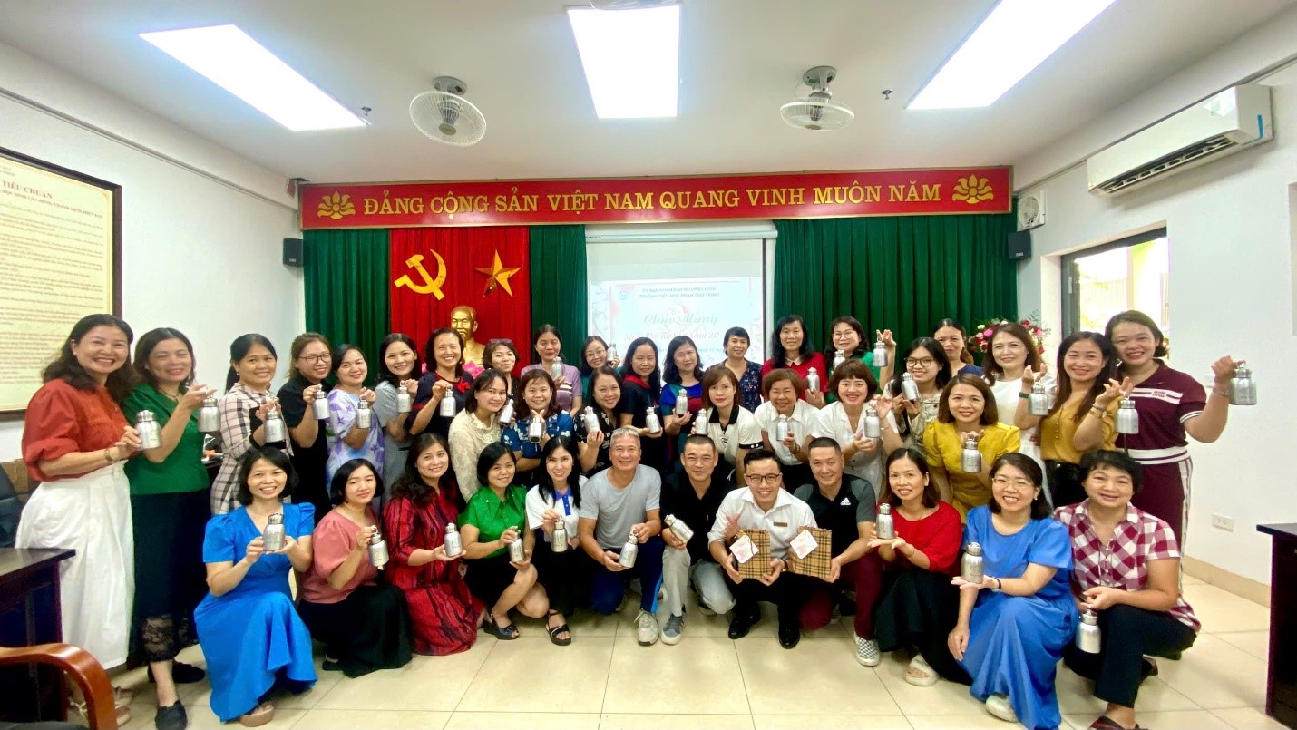 Công đoàn trường Tiểu học Phan Chu Trinh tổ chức buổi gặp mặt CB – GV – NV chúc mừng ngày Phụ nữ Việt Nam 20/10/2024