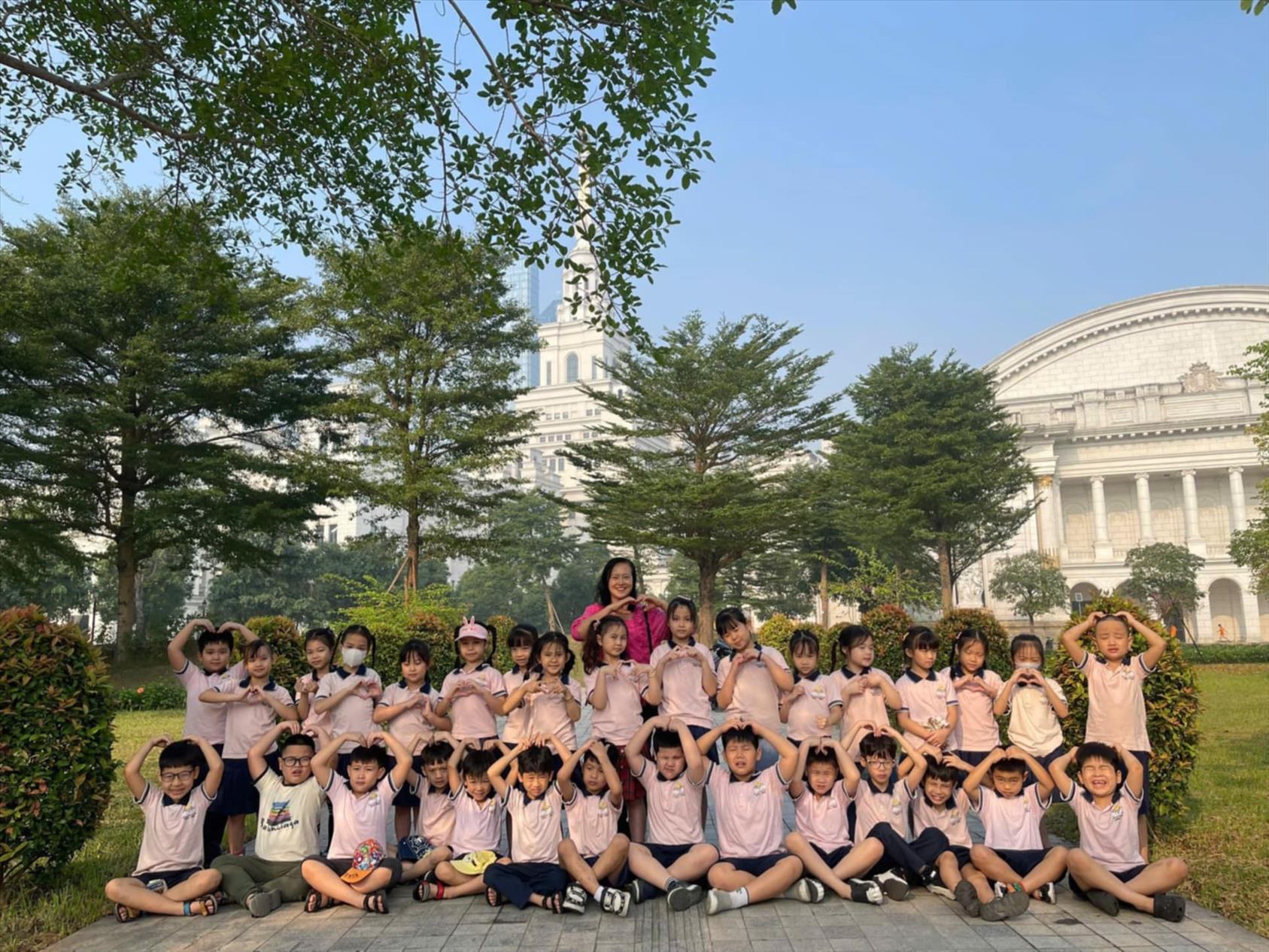 Một ngày tham quan và học tập ngoại khóa tại Công viên Khoa học Việt Nam của các bạn học sinh lớp 2E