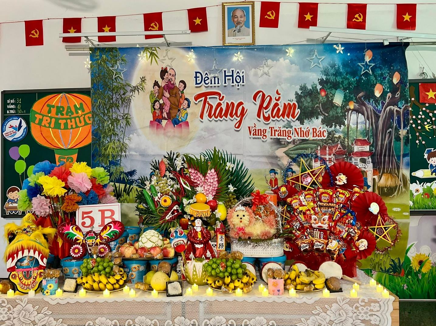 “VẦNG TRĂNG NHỚ BÁC” Trung thu ý nghĩa của học sinh lớp 5B, Trường Tiểu học Phan Chu Trinh