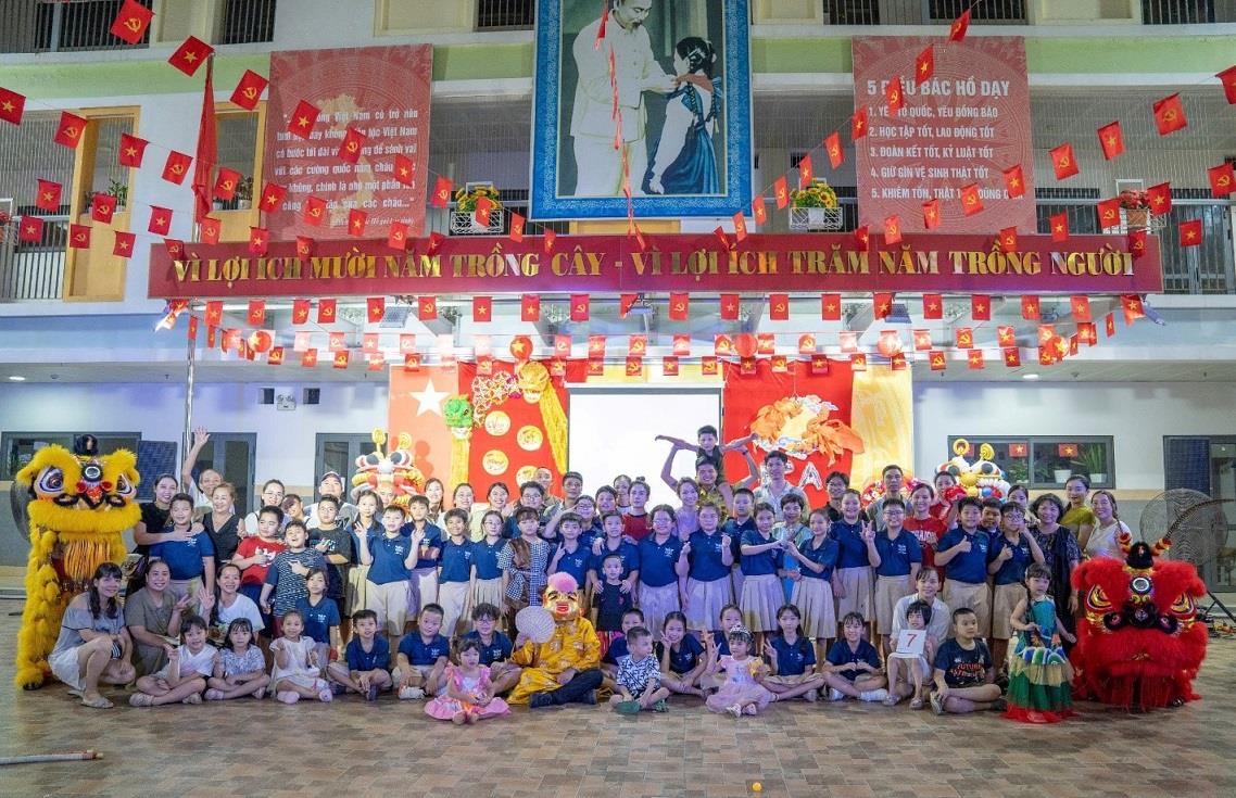 Trung thu lớp 5A – một đêm trăng, ngàn yêu thương đọng lại