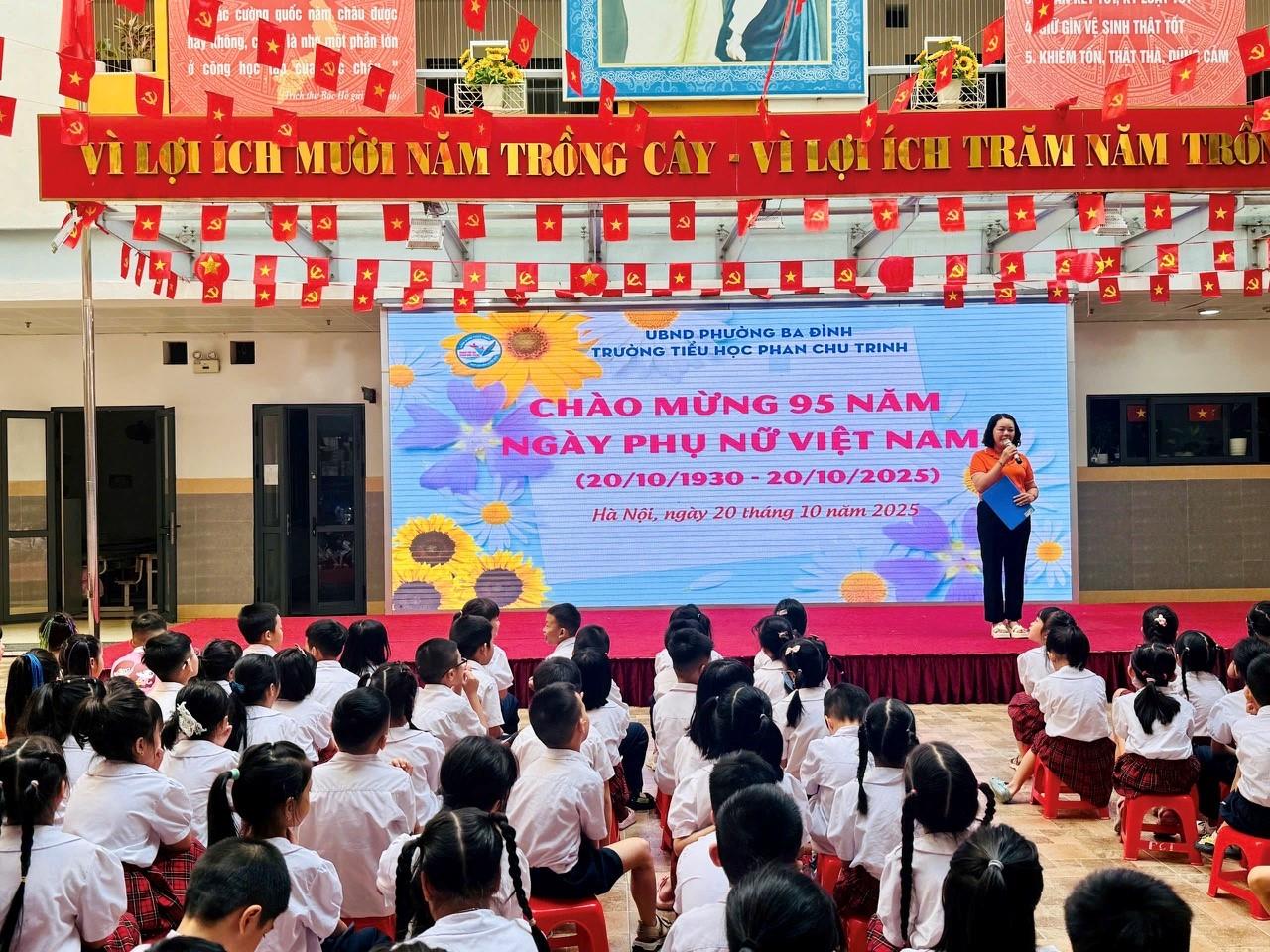 Trường Tiểu học Phan Chu Trinh kỉ niệm 95 năm ngày phụ nữ  Việt Nam