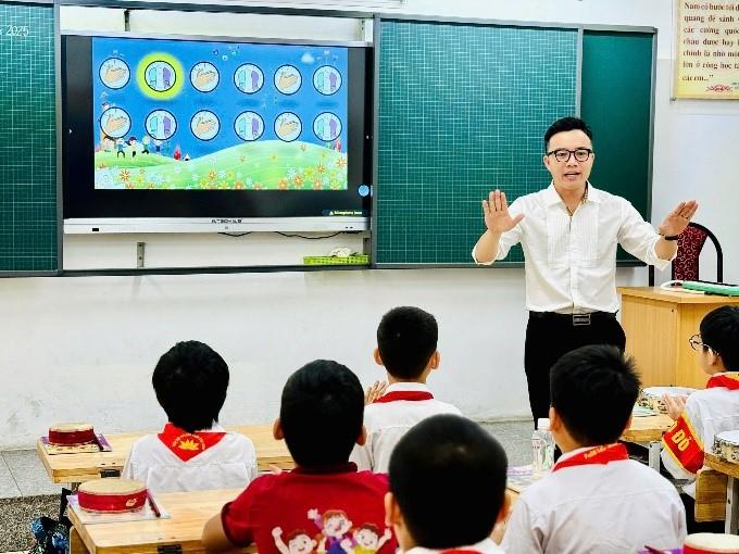 ĐỔI MỚI PHƯƠNG PHÁP - ỨNG DỤNG GIÁO DỤC STEM TRONG GIẢNG DẠY ÂM NHẠC CỦA TRƯỜNG TIỂU HỌC PHAN CHU TRINH