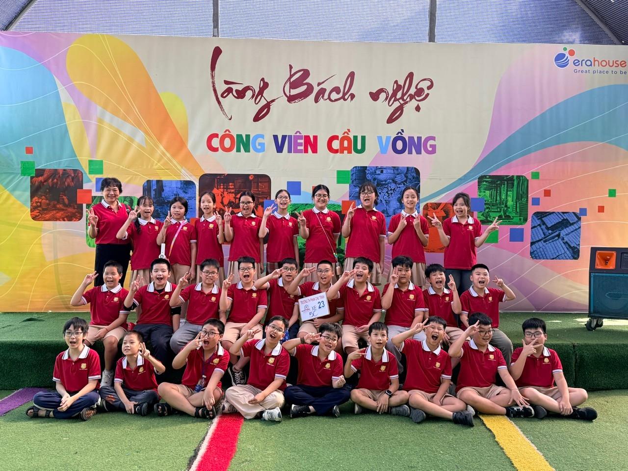 Học sinh trường Tiểu học Phan Chu Trinh tham gia khám phá, trải nghiệm  tại Công viên Cầu Vồng – Làng Bách Nghệ (Việt Hưng – Long Biên)