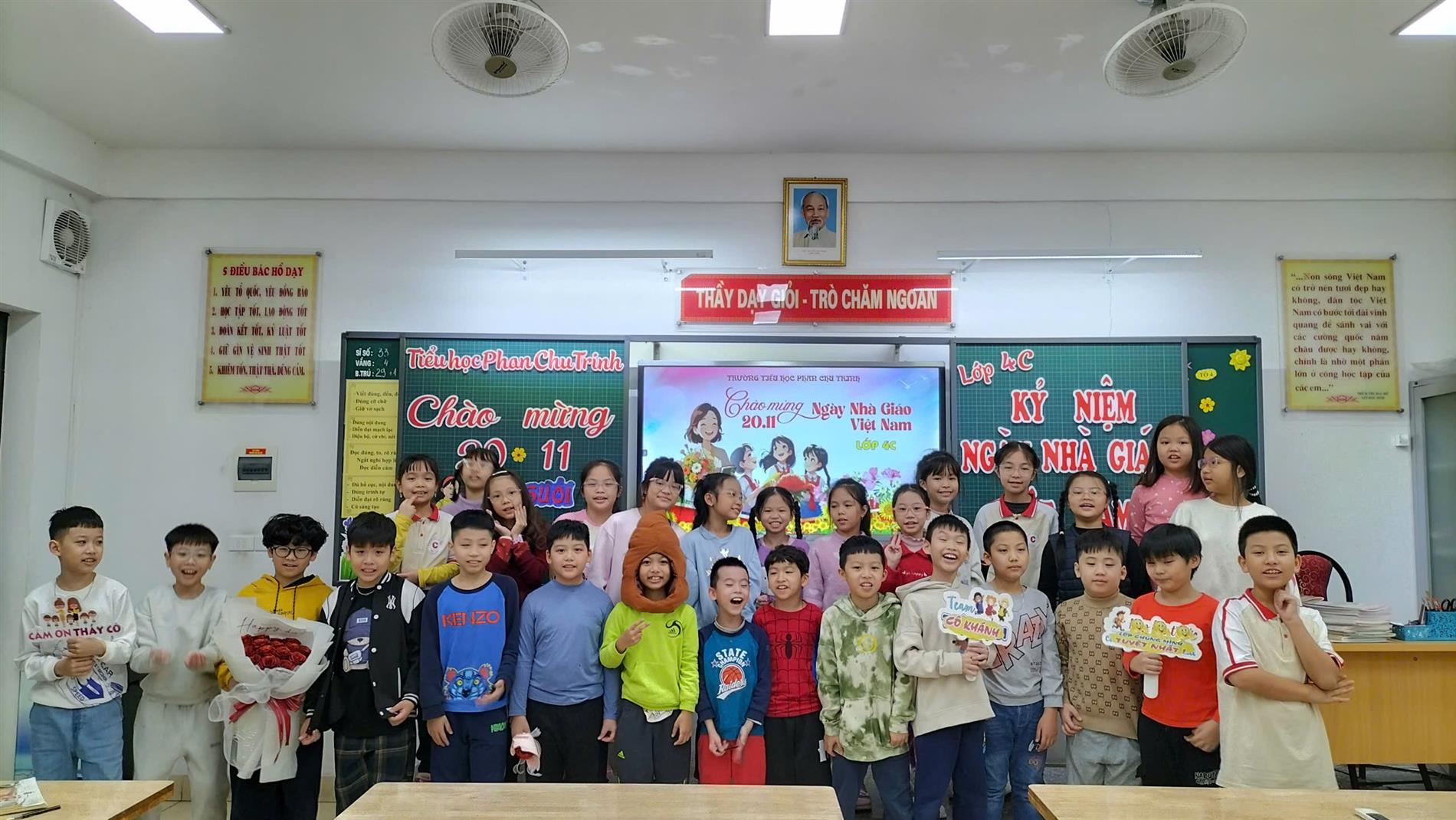 Buổi sinh hoạt chuyên đề đầy ý nghĩa “Tri ân thầy cô” của tập thể lớp 4C Trường Tiểu học Phan Chu Trinh