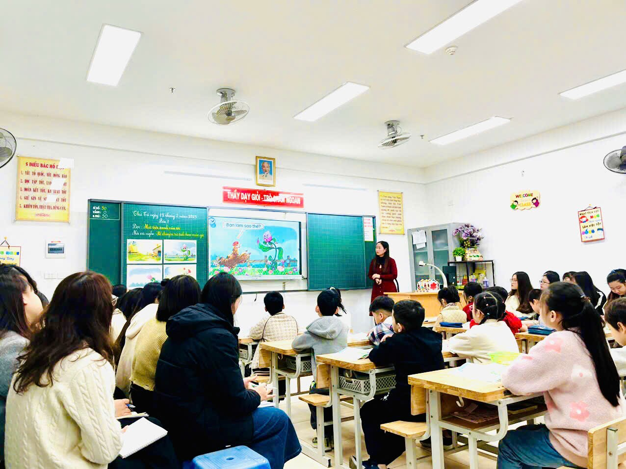 Giáo viên Khối 3 trường Tiểu học Phan Chu Trinh thực hiện tiết  chuyên đề môn Tiếng Việt