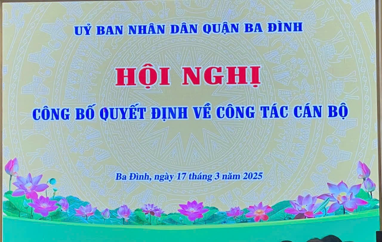 Đồng chí Phan Hồng Minh nhận quyết định bổ nhiệm chức vụ Phó Hiệu trưởng trường Tiểu học Phan Chu Trinh
