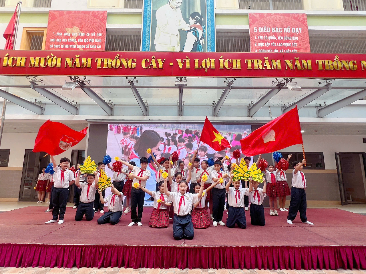 Liên đội trường Tiểu học Phan Chu Trinh tưng bừng tham gia ngày hội “Thiếu nhi vui khỏe – Tiến bước lên Đoàn” năm học 2024 – 2025