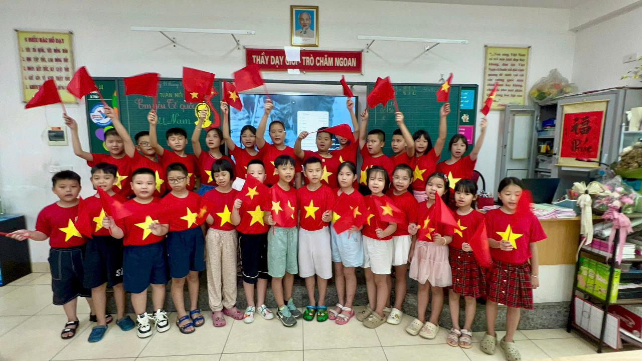 Em yêu Tổ quốc Việt Nam