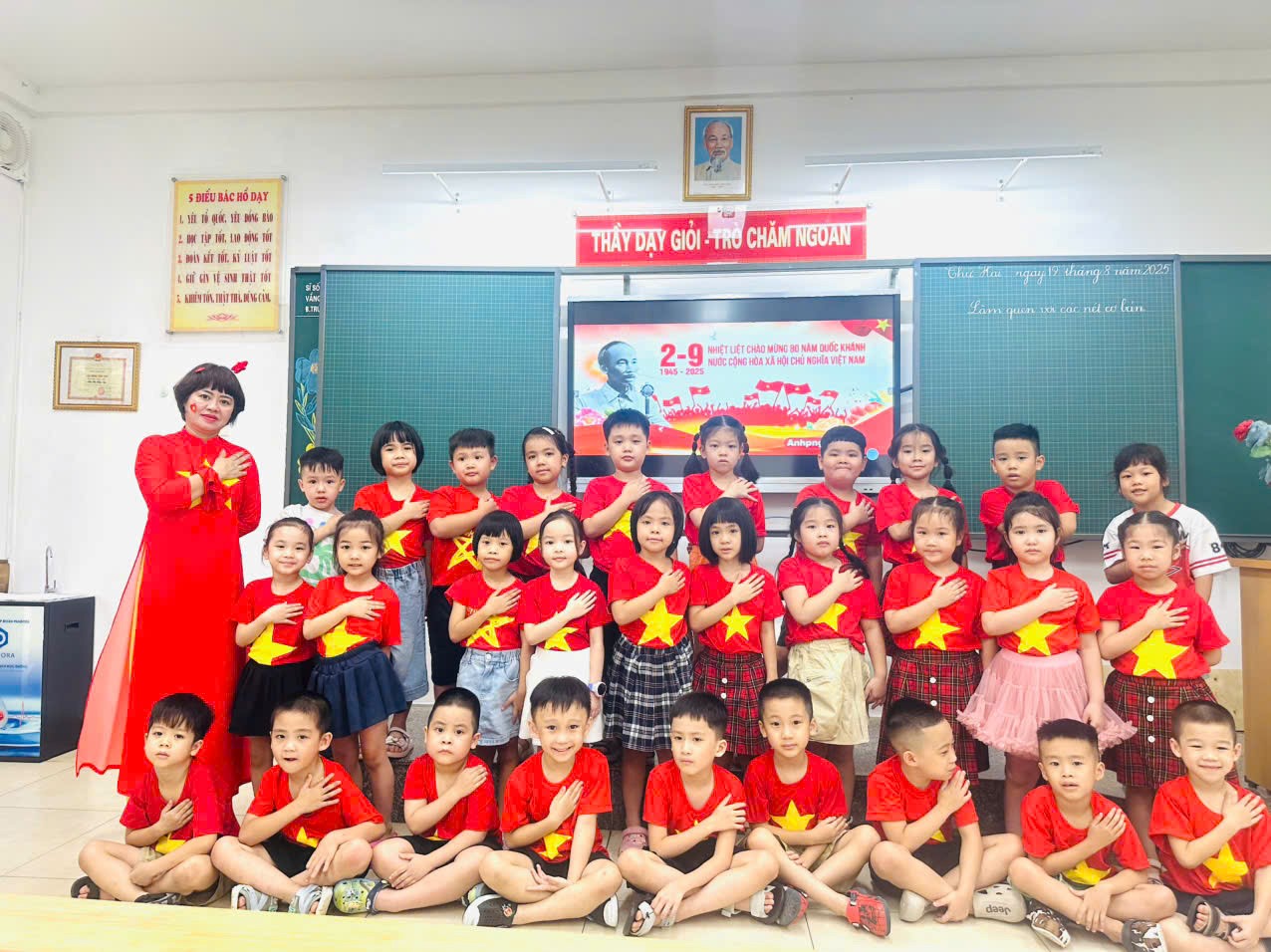 Cô trò lớp 1B với những trải nghiệm ý nghĩa chào mừng 80 năm Quốc khánh 2 – 9