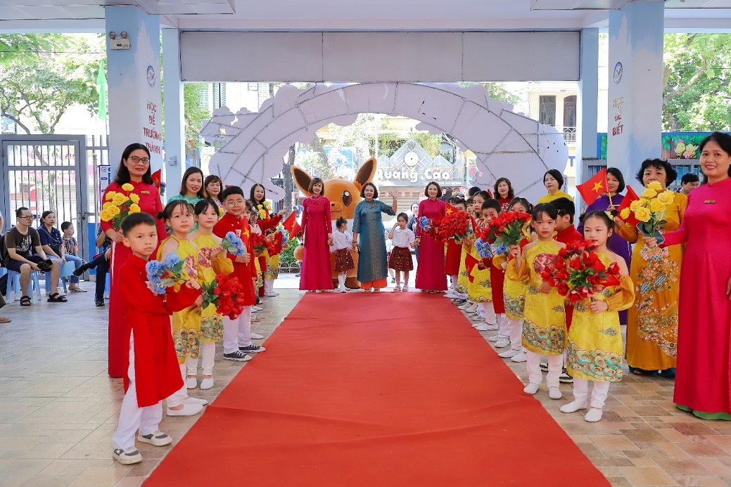 Ngày hội chào đón học sinh lớp Một - Những bước chân đầu tiên  vào Ngôi trường mơ ước