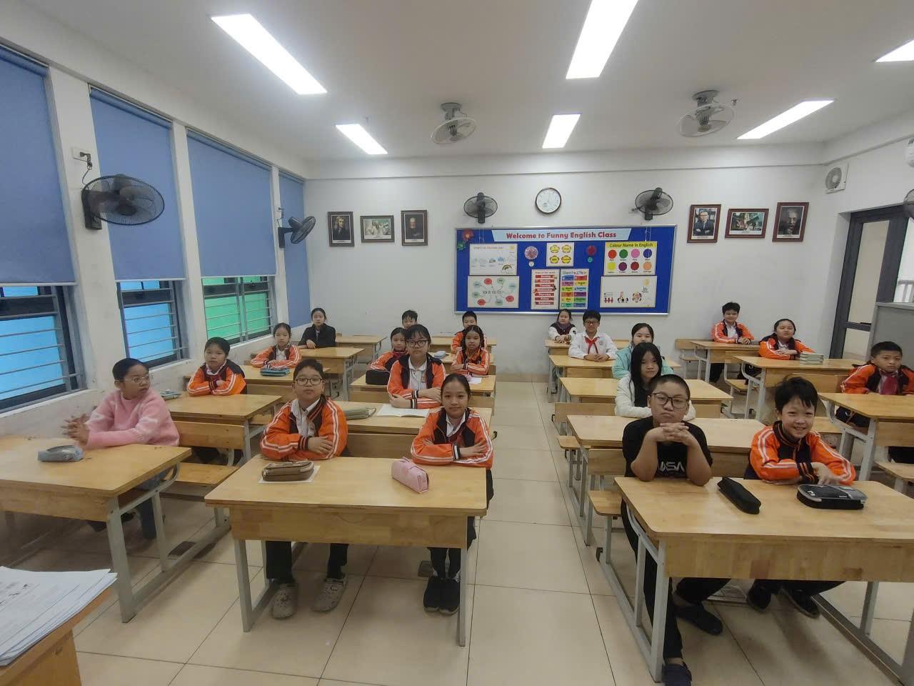 Cuộc thi “Olympic tiếng Anh” – Sân chơi trí tuệ và hấp dẫn cho học sinh Trường Tiểu học Phan Chu Trinh