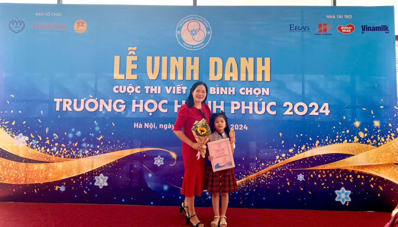 Ảnh có chứa văn bản, trang phục, Quảng cáo, Panô quảng cáo

Mô tả được tạo tự động