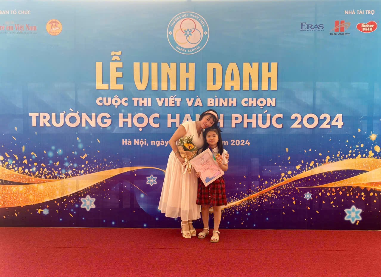 Ảnh có chứa văn bản, trang phục, thảm, Quảng cáo

Mô tả được tạo tự động