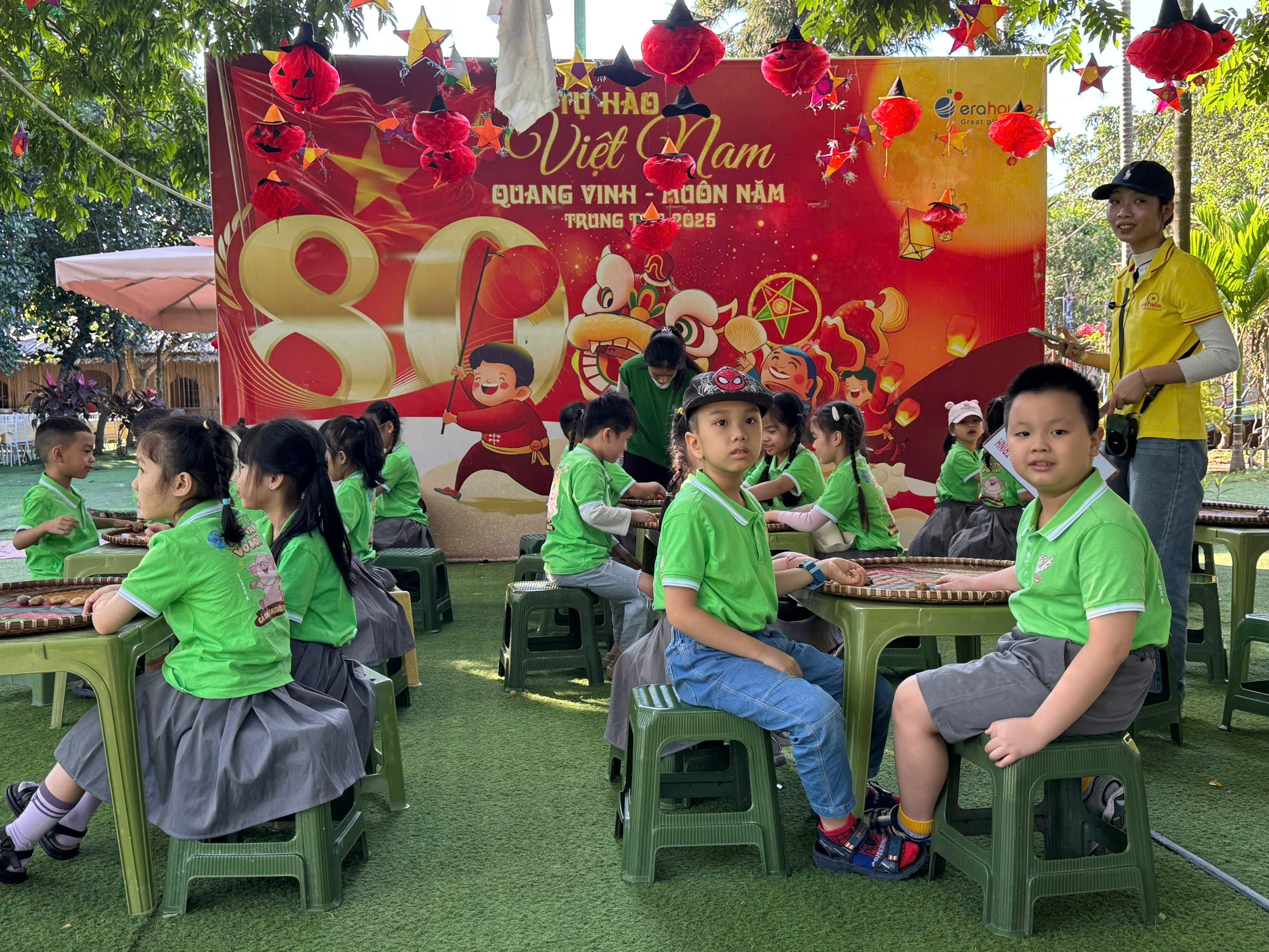 A group of children sitting in chairs

AI-generated content may be incorrect.