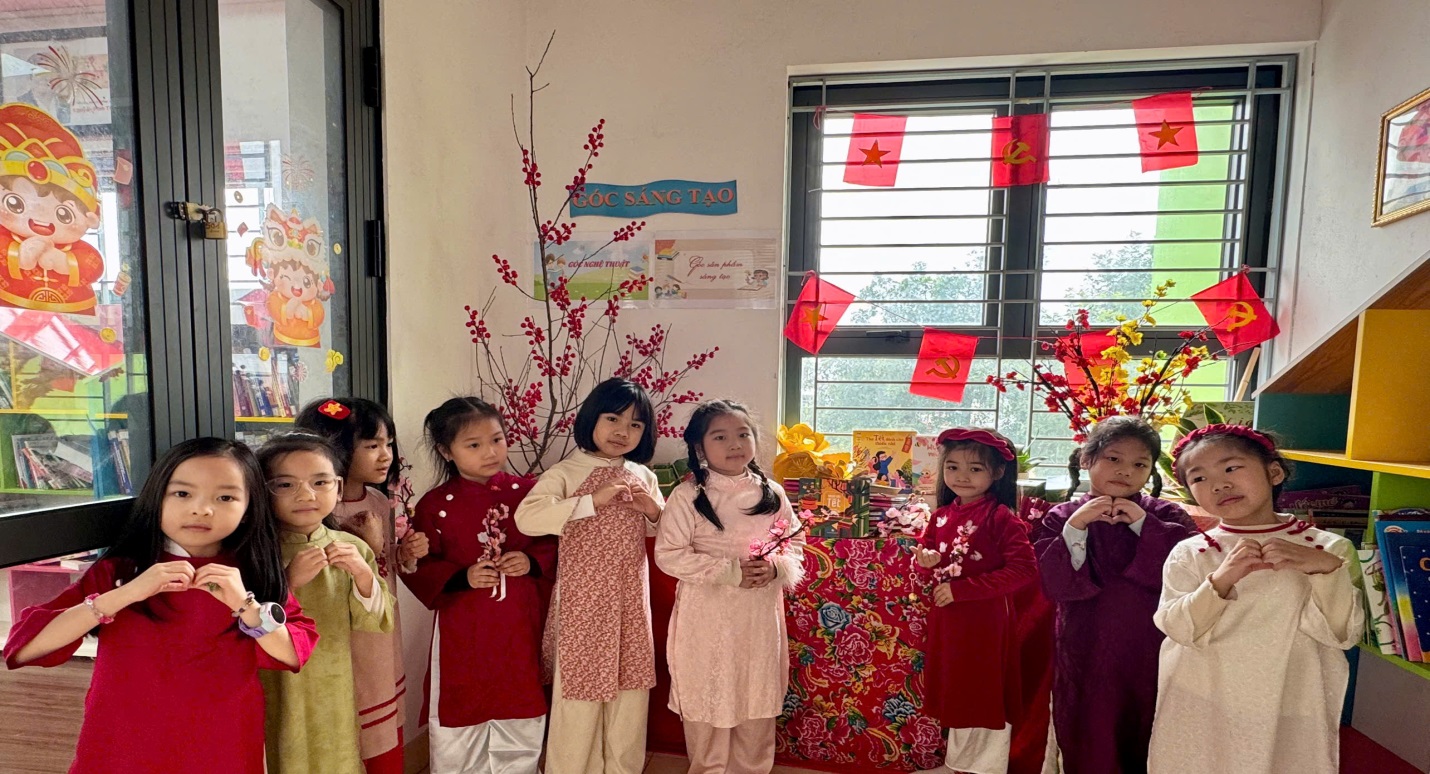 D:\THƯ VIỆN\THƯ VIỆN 25-26\HÌNH ẢNH\TẾT\gen-h-z7479904602343_64a1f1fb7c260233f5dbff675df314e9.jpg