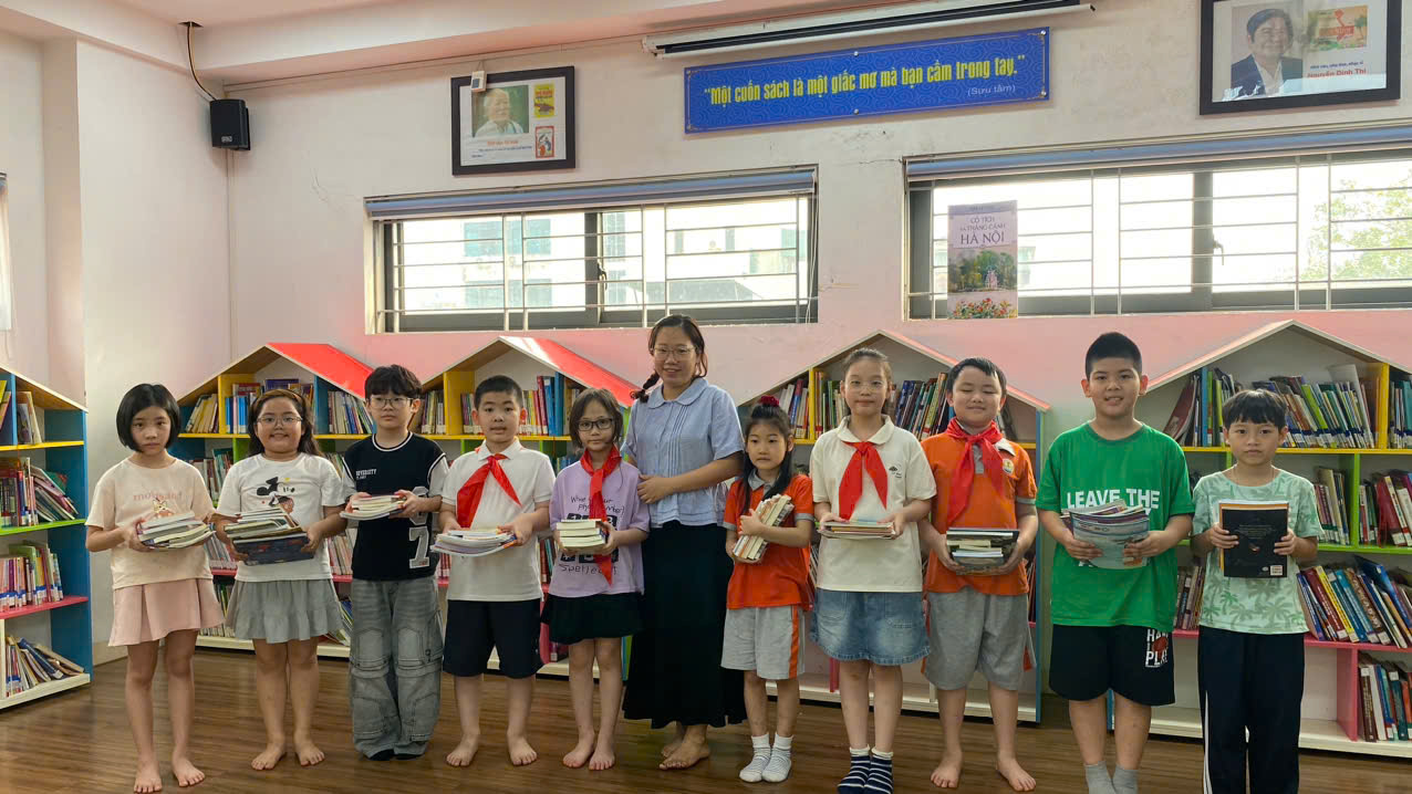 D:\THƯ VIỆN\THƯ VIỆN 25-26\MINH CHỨNG\quyên góp sách\gen-n-z7700620641919_e3d5c0b21be81c2cc15653b14f816de5.jpg