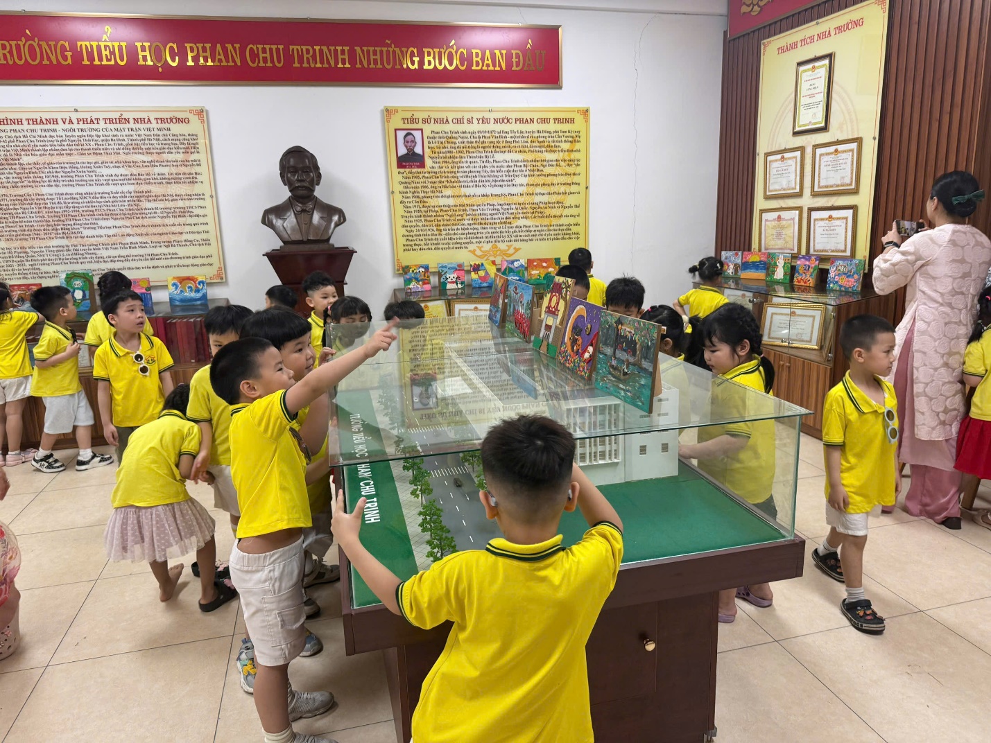 C:\Users\Ngoc\Downloads\23 P TRUYEN  THONG.jpg