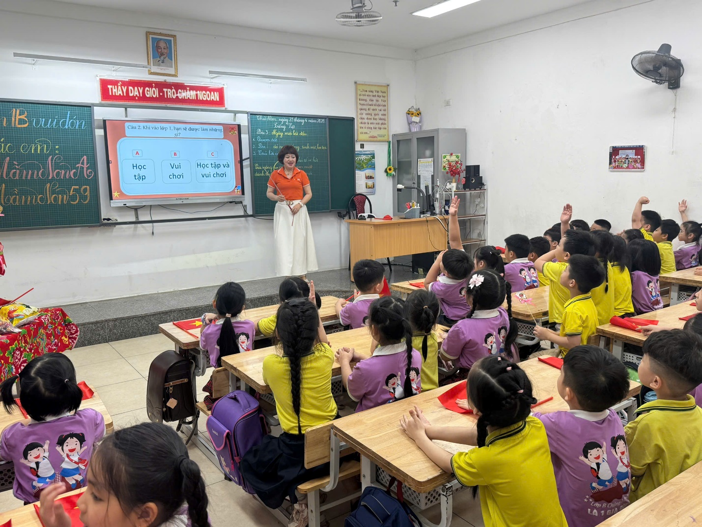 C:\Users\Ngoc\Downloads\23 1B1.jpg